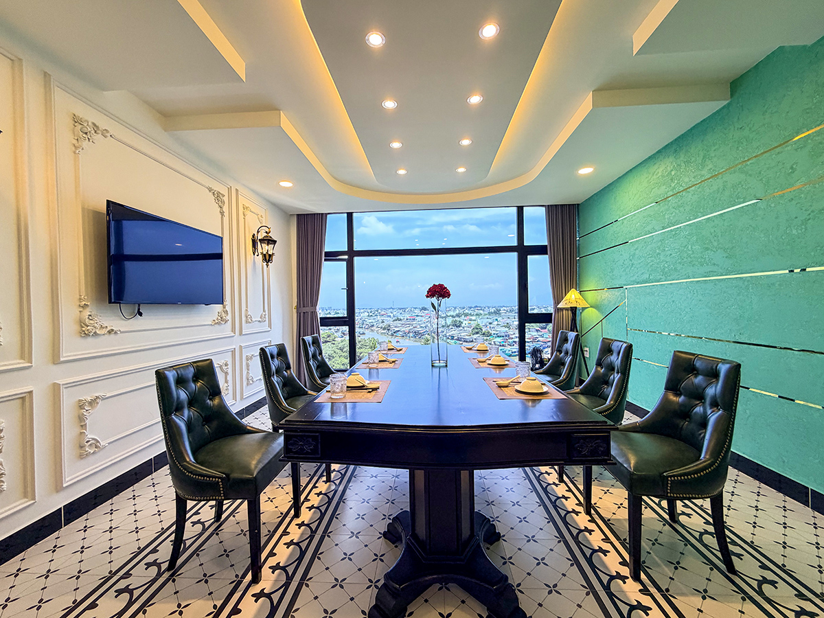 Không gian dịch vụ và lưu trú tại Cà Ty Hotel